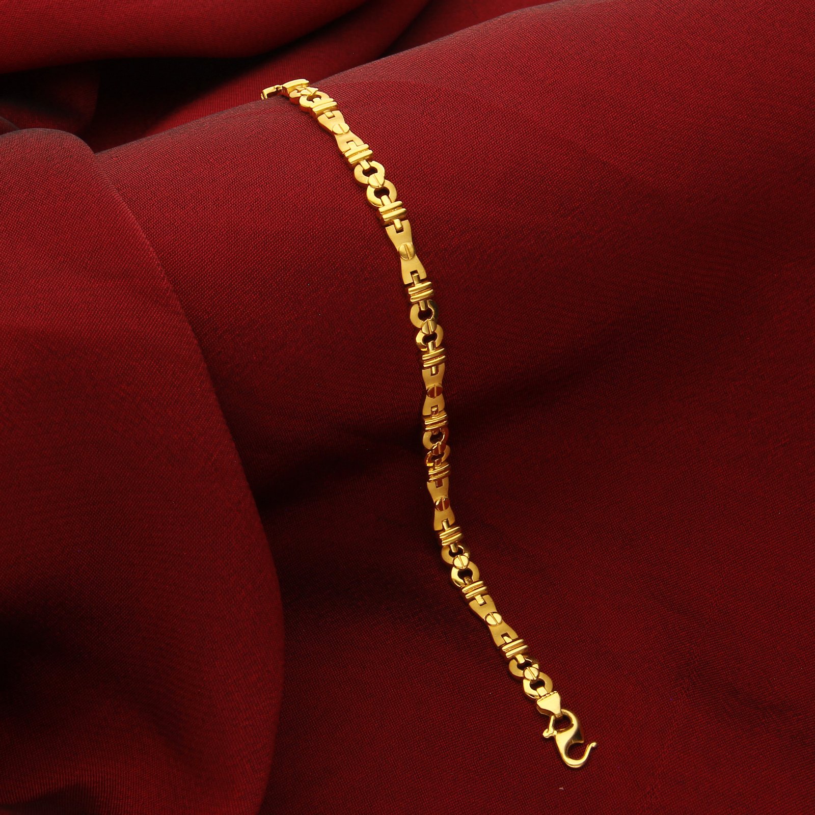 CASTING BRACELET